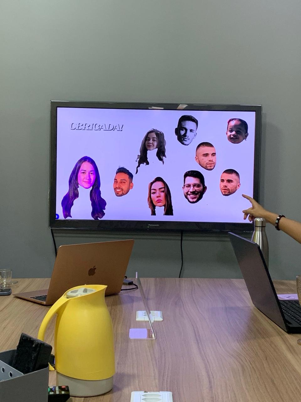 Primeira reunião na Café Online